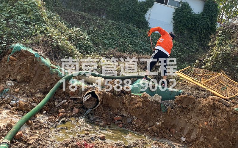263阳光嘉园工地化粪池清理