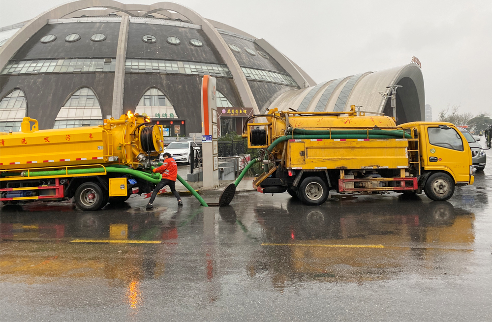 271阳光嘉园商场管道清淤